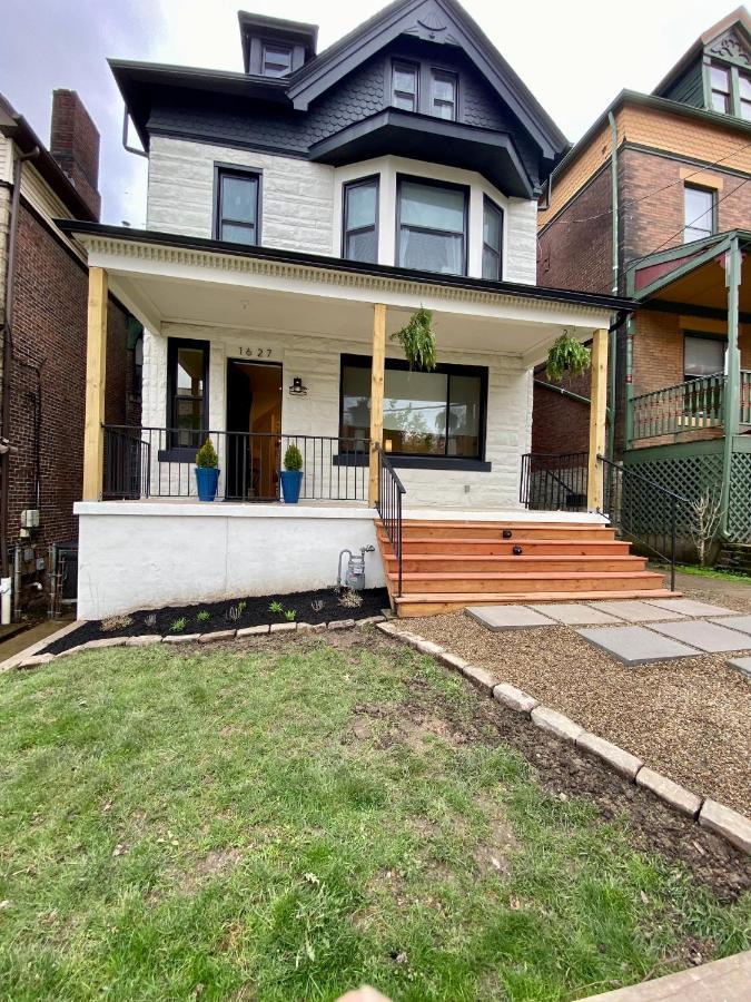 Newly Renovated Victorian Gem Perfect Space For Family Vacations! Pittsburgh Exterior foto