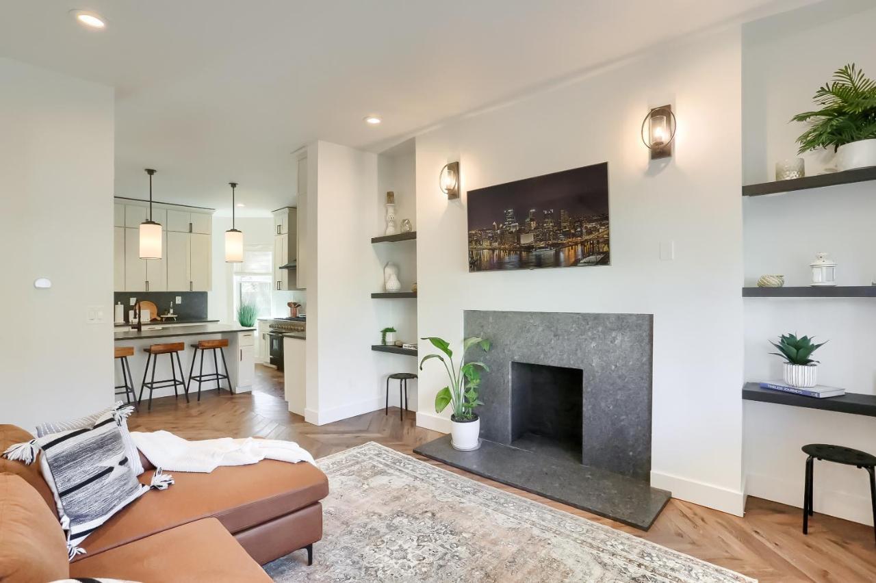 Newly Renovated Victorian Gem Perfect Space For Family Vacations! Pittsburgh Exterior foto