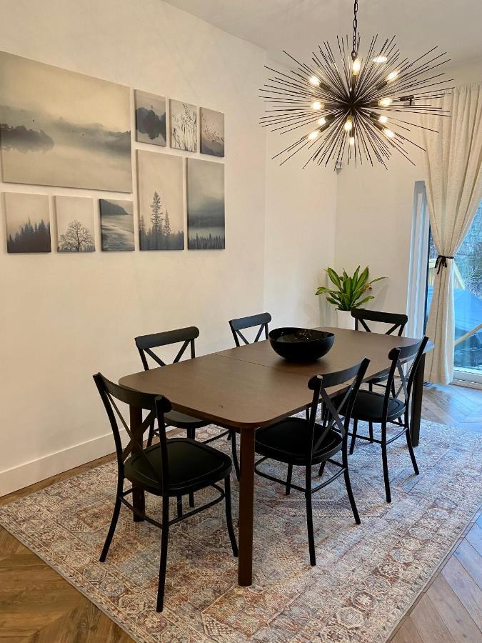 Newly Renovated Victorian Gem Perfect Space For Family Vacations! Pittsburgh Exterior foto