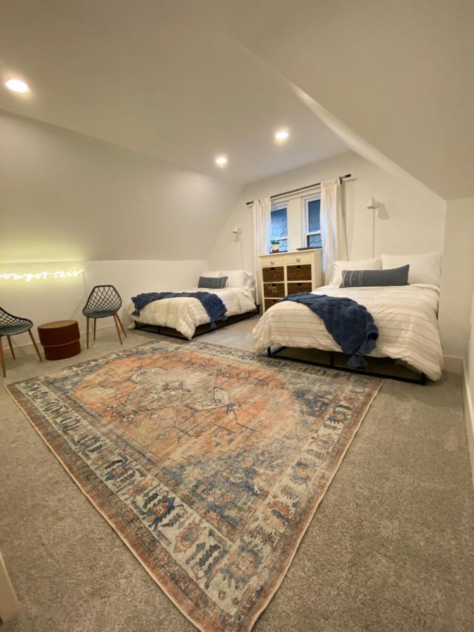 Newly Renovated Victorian Gem Perfect Space For Family Vacations! Pittsburgh Exterior foto