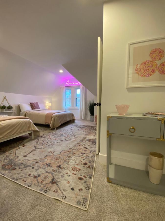 Newly Renovated Victorian Gem Perfect Space For Family Vacations! Pittsburgh Exterior foto